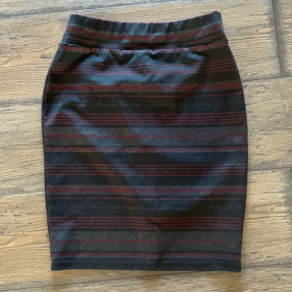 Joe B Black/Maroon striped Pencil Skirt